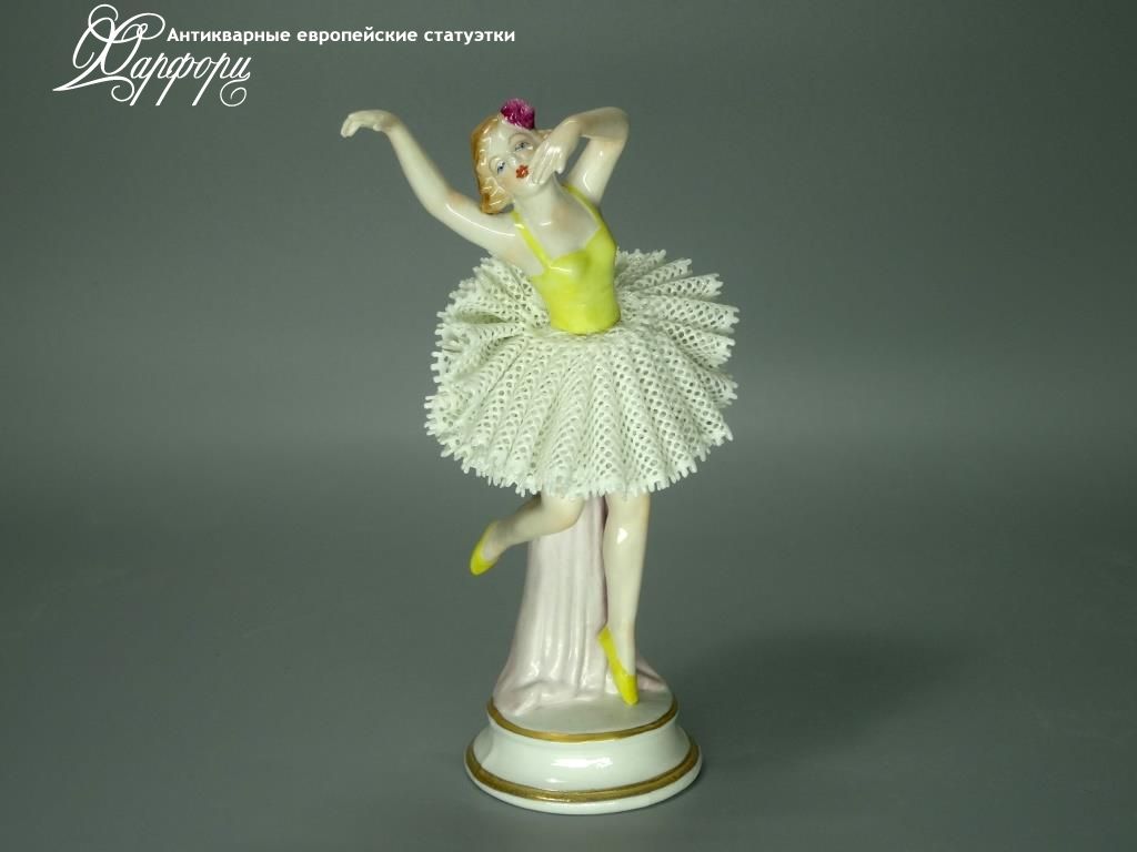 Фарфоровая статуэтка Германия Sitzendorf 1750