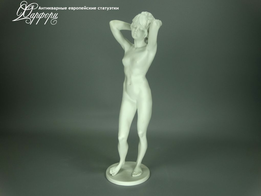 Антикварная фарфоровая статуэтка "Молодость" Kaiser