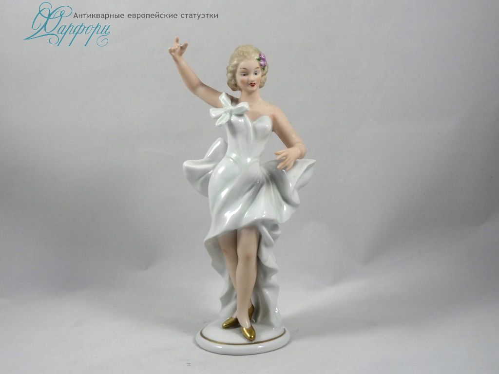 Фарфоровая статуэтка "Дама с большим бантом" Wallendorf