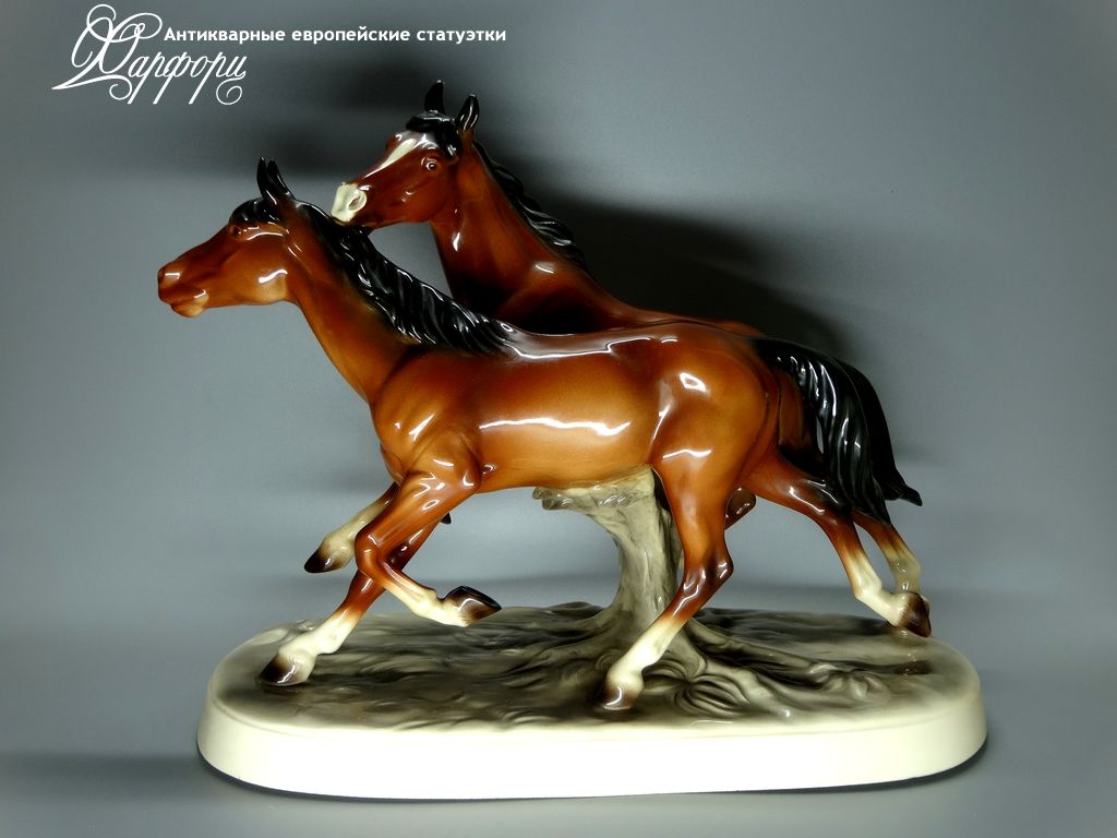 Антикварная фарфоровая статуэтка "Любовь и лошади" katzhtte
