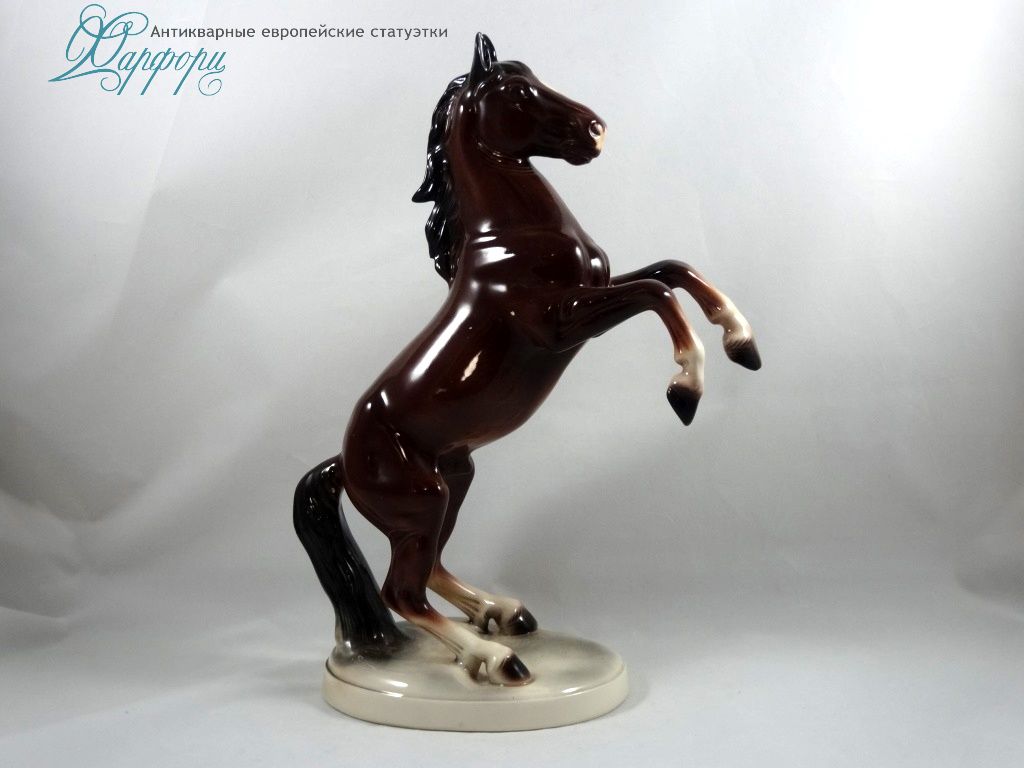 Антикварная фарфоровая статуэтка "Конь на дыбах" katzhtte