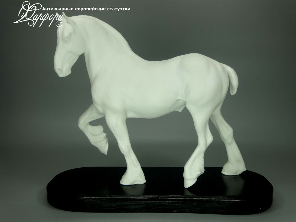 Антикварная фарфоровая статуэтка "Конь тяжеловоз" Goebel