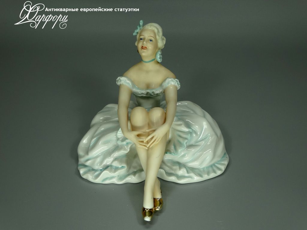 Антикварная фарфоровая статуэтка "Отдыхающая балерина" Unterweissbach