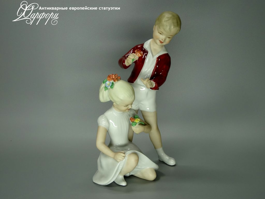 Антикварная фарфоровая статуэтка "Дети" Wallendorf