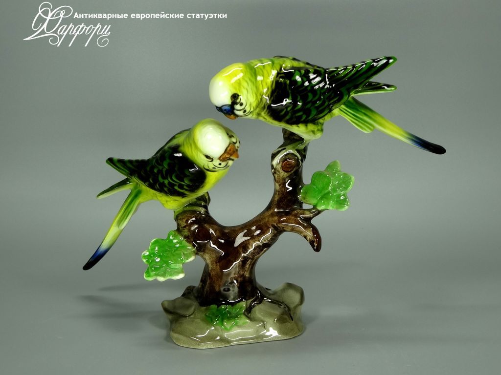 Антикварная фарфоровая статуэтка "Пара попугайчиков" Keramos