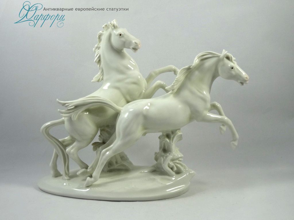 Антикварная фарфоровая статуэтка "Бегущие лошади" KARL ENS