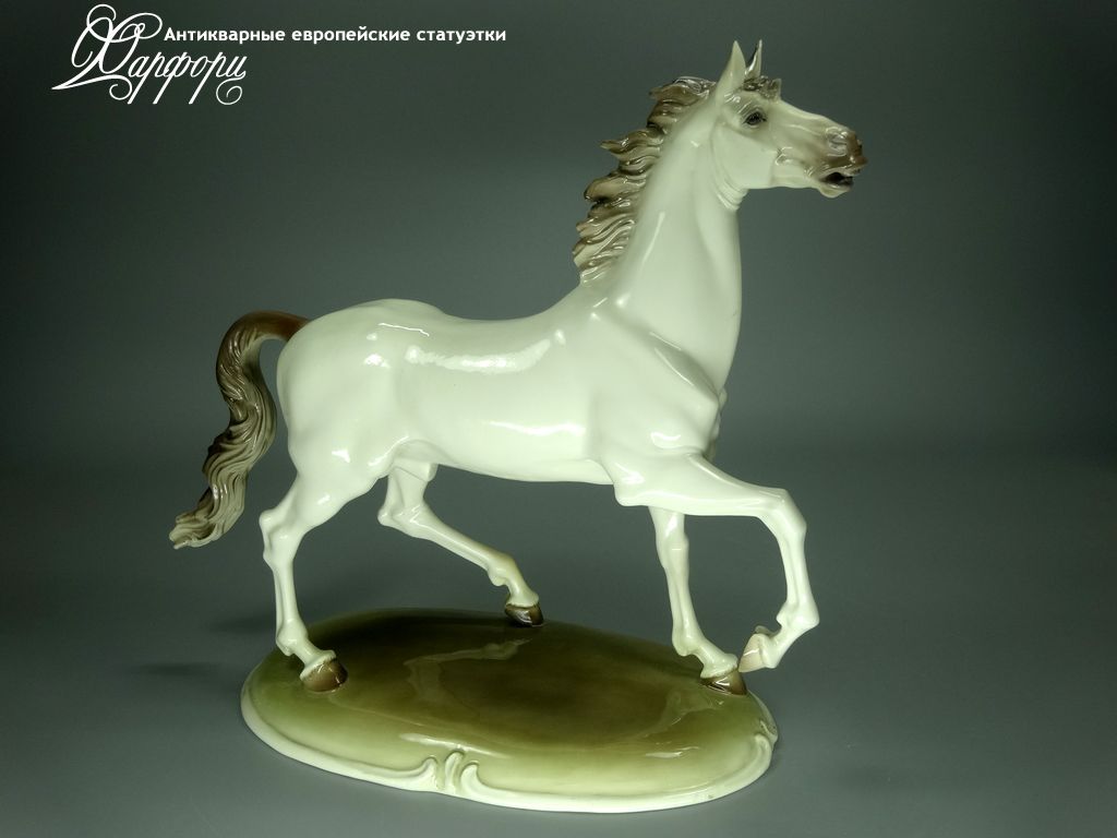Купить фарфоровую статуэтку Nymphenburg Конь