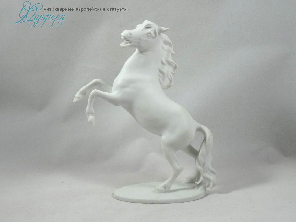 Фарфоровая статуэтка "Конь" Kaiser
