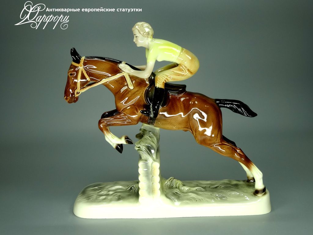Купить фарфоровую статуэтку Katzhutte Наездница