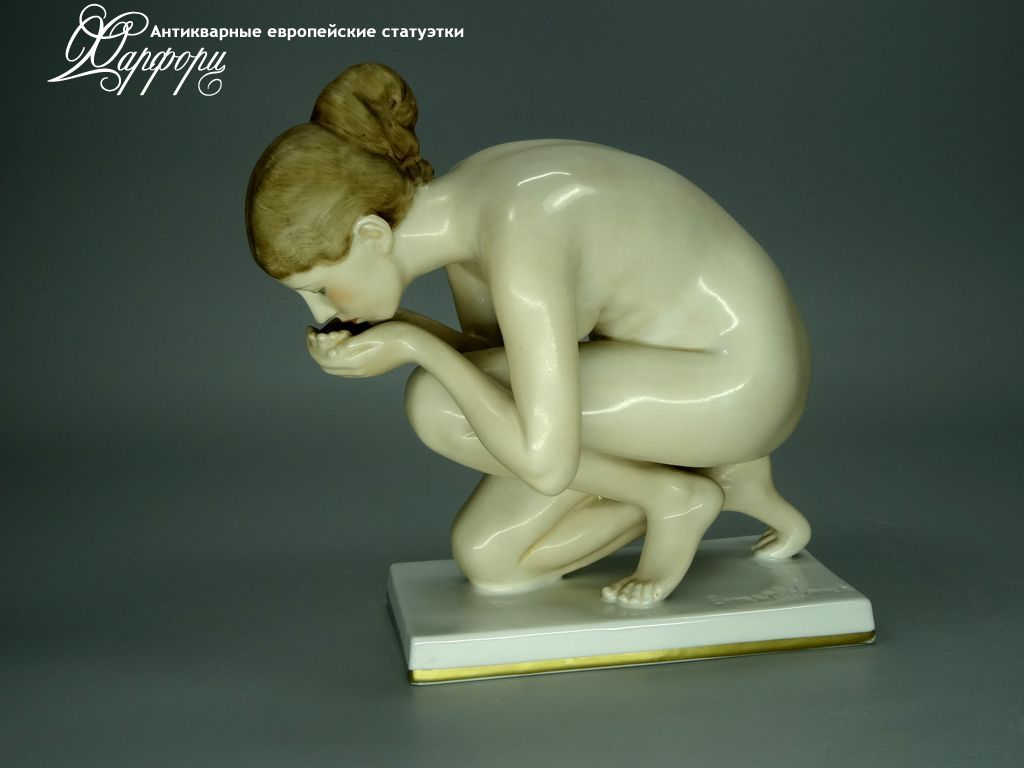 Антикварная фарфоровая статуэтка "У родника" Rosenthal