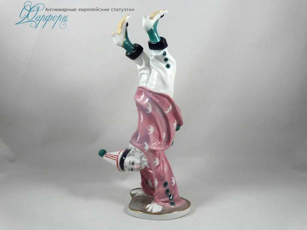 Антикварная фарфоровая статуэтка "Веселый клоун" KARL ENS