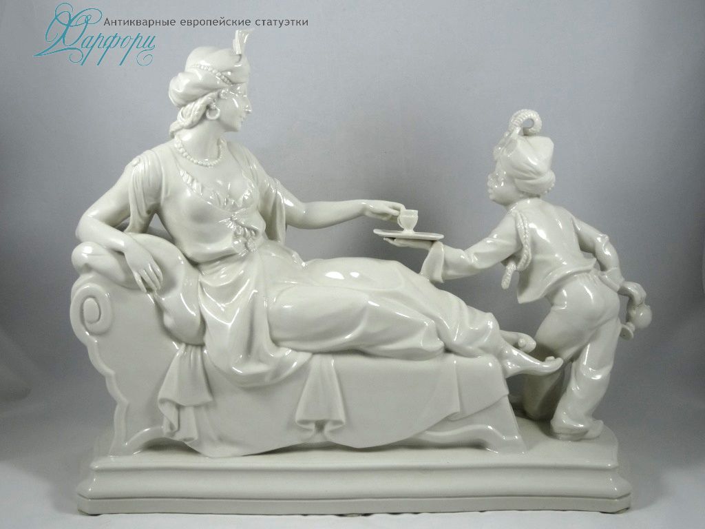 Антикварная фарфоровая статуэтка "Восточная принцесса" Schwarzburger