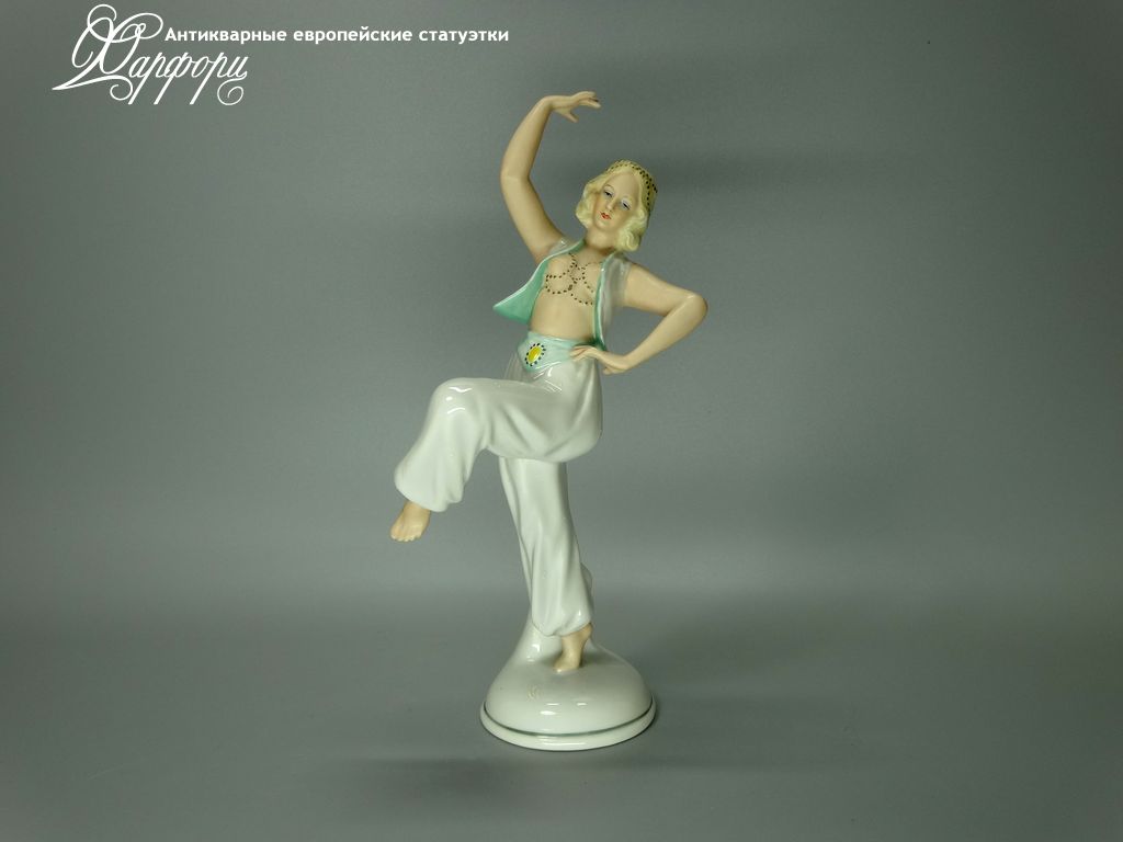 Антикварная фарфоровая статуэтка "Восточная танцовщица" Schaubach Kunst