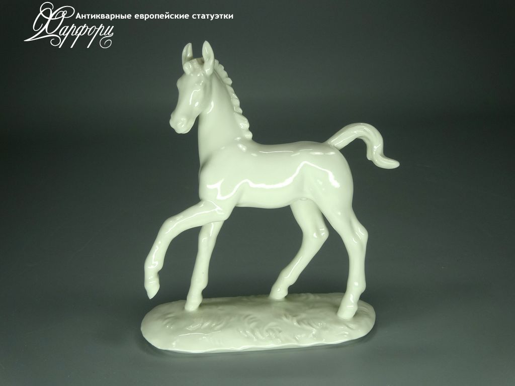 Купить фарфоровую статуэтку Nymphenburg Жеребенок