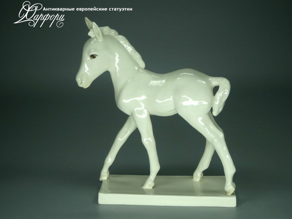 Купить фарфоровую статуэтку Volkstedt Жеребенок