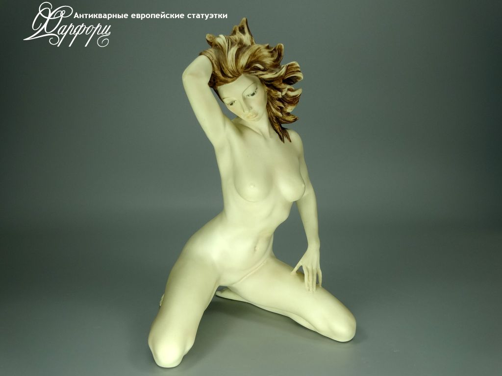 Купить фарфоровую статуэтку Santini Натурщица