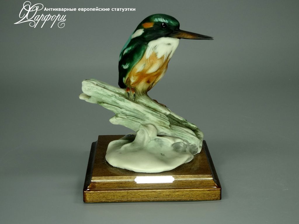 Купить фарфоровую статуэтку Capodimonte Зимородок