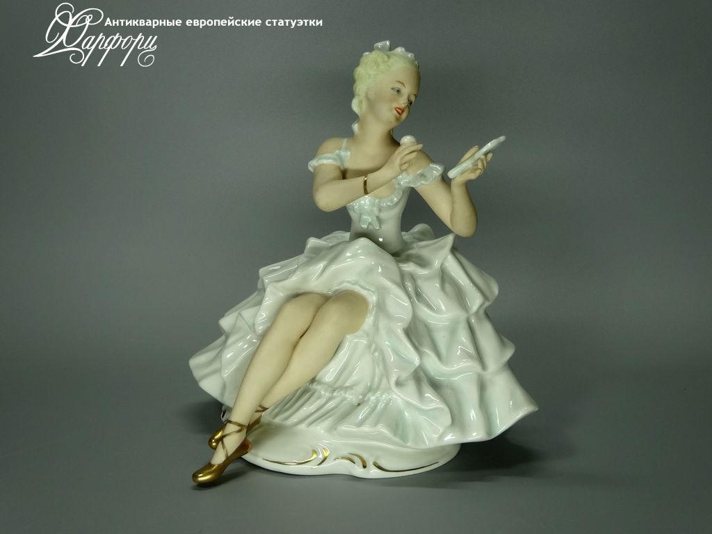 Антикварная фарфоровая статуэтка "Балерина с зеркальцем" Schaubach Kunst
