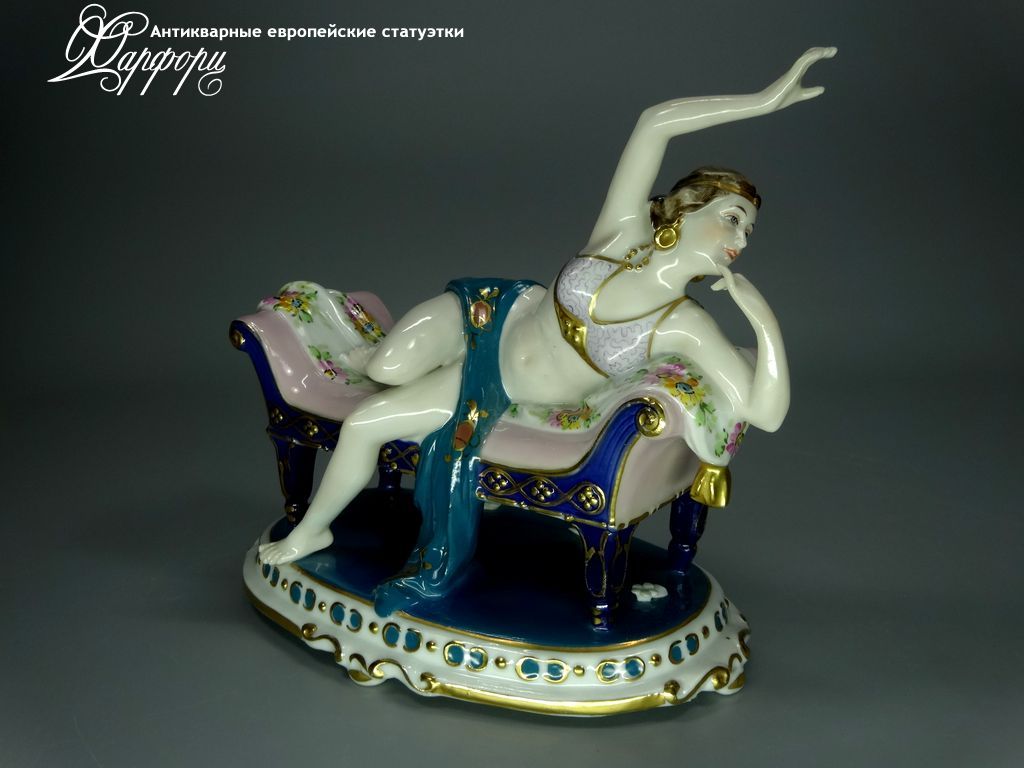 Купить фарфоровую статуэтку Muller&Co Шалунья