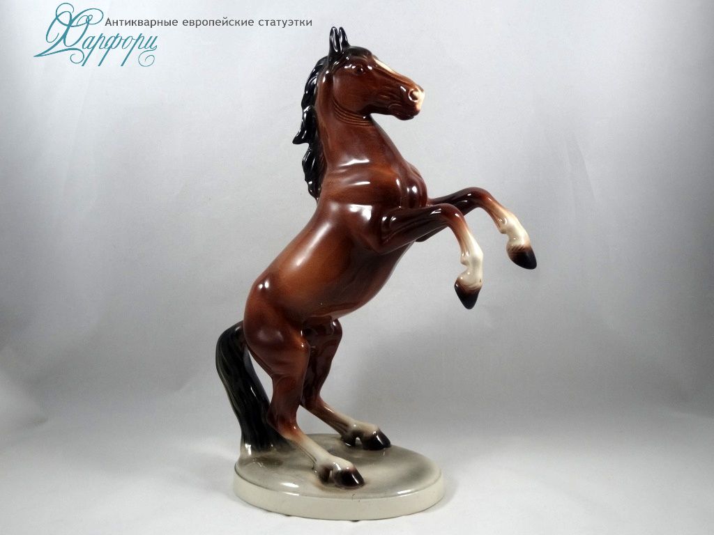 Антикварная фарфоровая статуэтка "Конь на дыбах" katzhtte