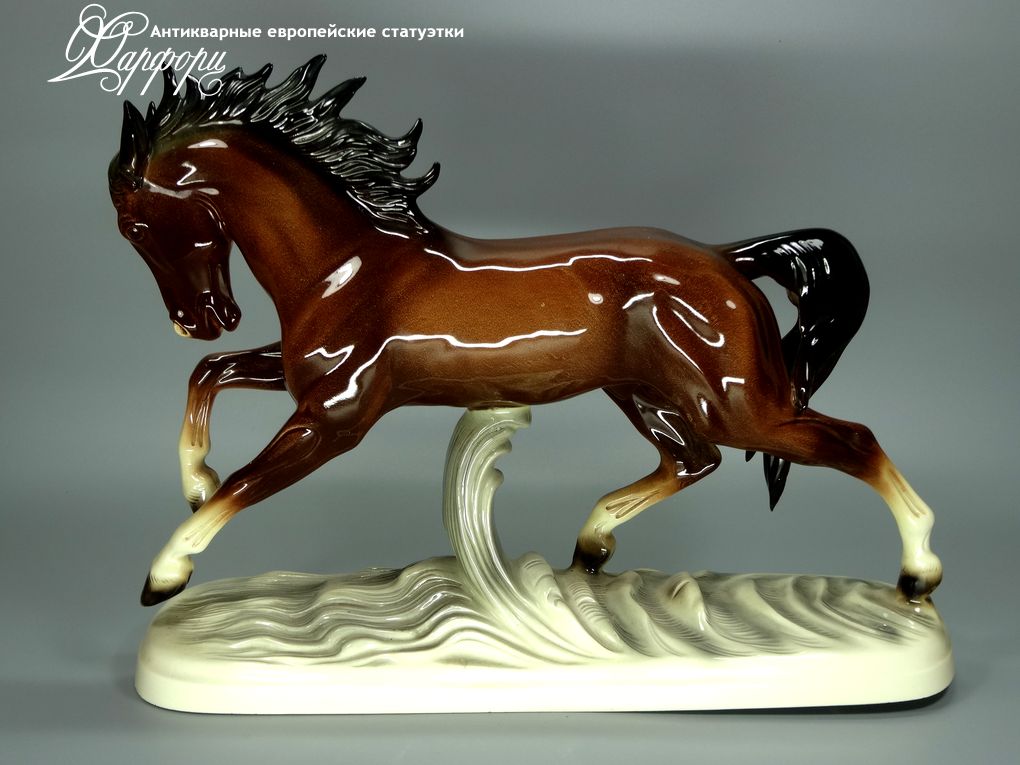 Антикварная фарфоровая статуэтка "Конь огонь" Katzhtte