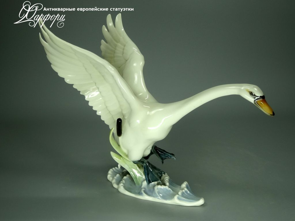 Купить фарфоровую статуэтку Hutschenreuther Лебедь