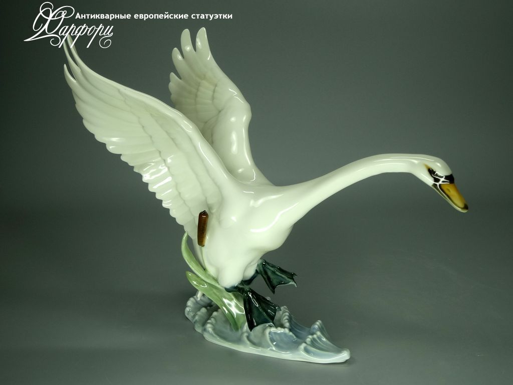 Купить фарфоровую статуэтку Hutschenreuther Лебедь