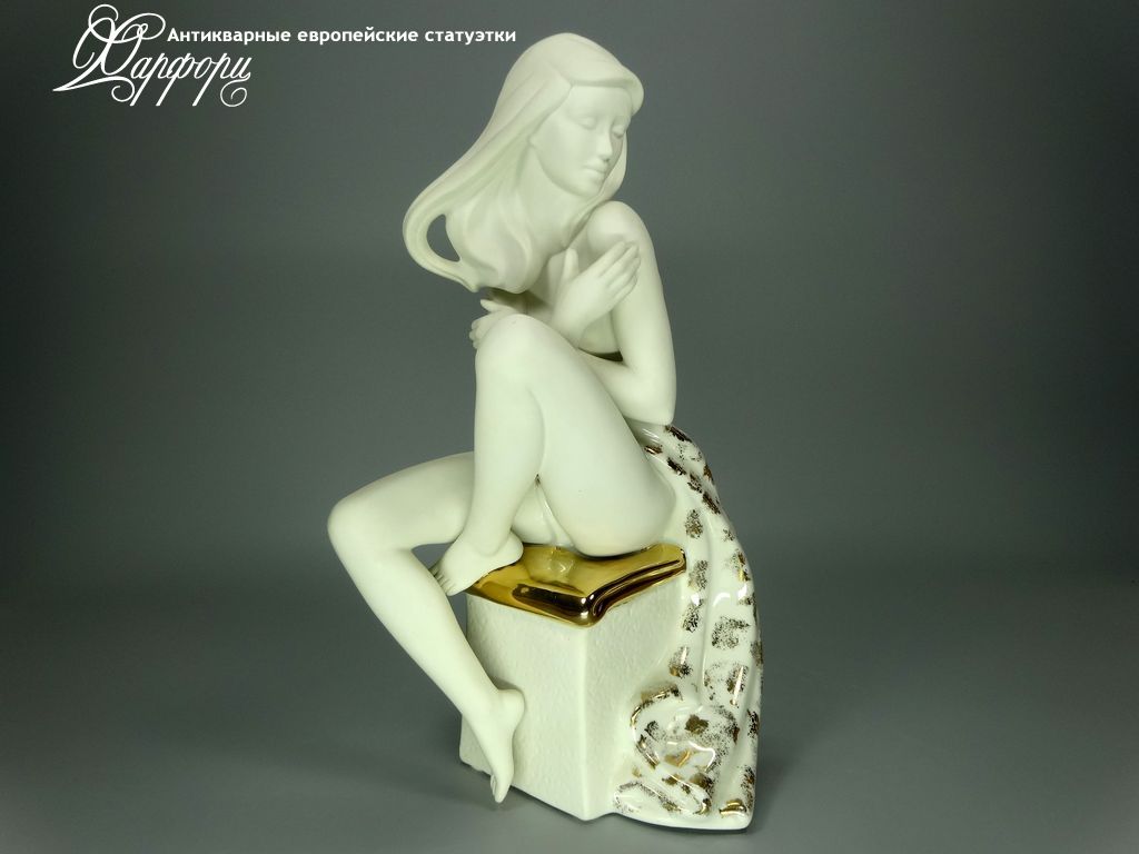Купить фарфоровую статуэтку Valencia Натурщица