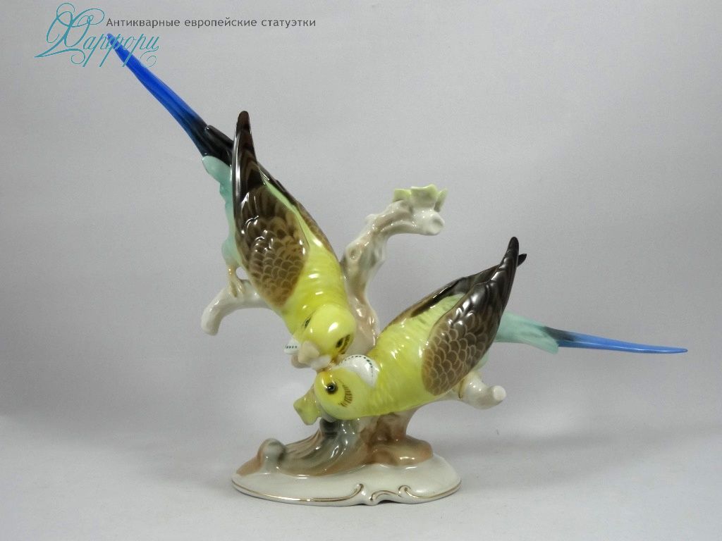 Фарфоровая статуэтка "Пара волнистых попугаев на ветке" Hutschenreuther
