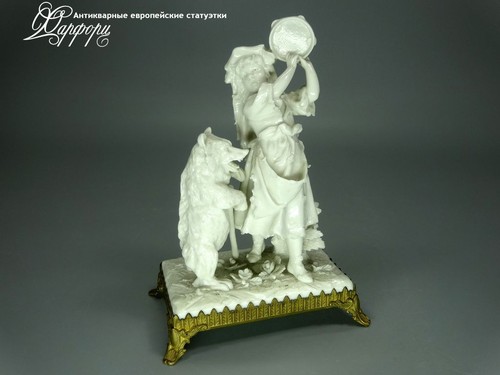 Купить фарфоровые статуэтки Sevres, Ярмарка, Франция
