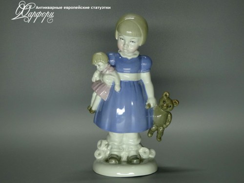 Купить фарфоровую статуэтку Lippelsdorf Манечка