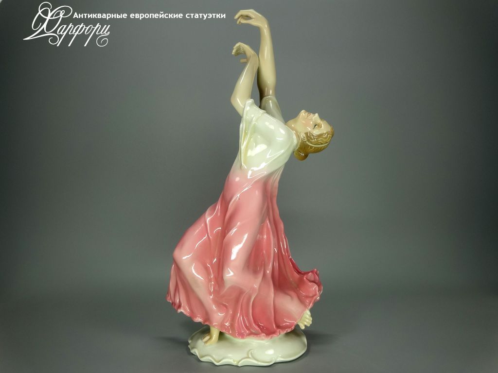 Антикварная фарфоровая статуэтка "Isadora Duncan" KARL ENS Антикварная фарфоровая статуэтка "Isadora Duncan" KARL ENS