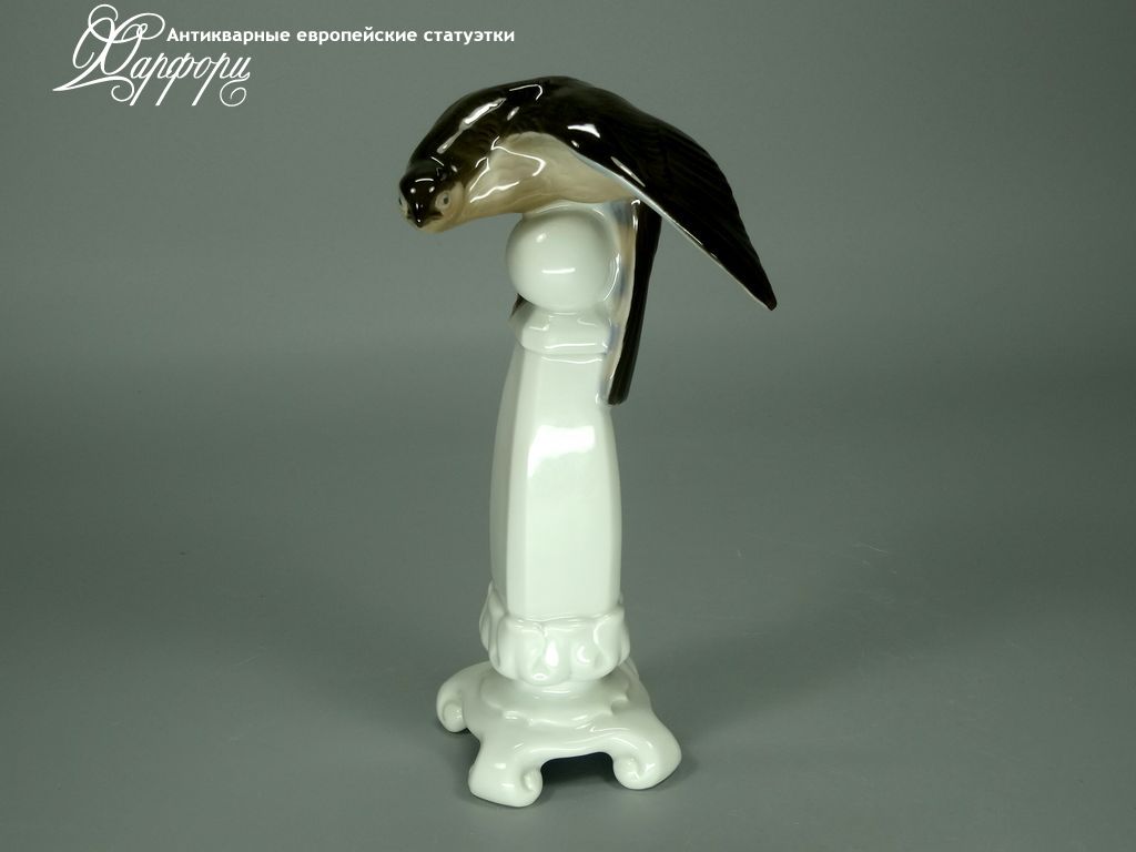 Антикварная фарфоровая статуэтка "Сокол на столбе" Rosenthal